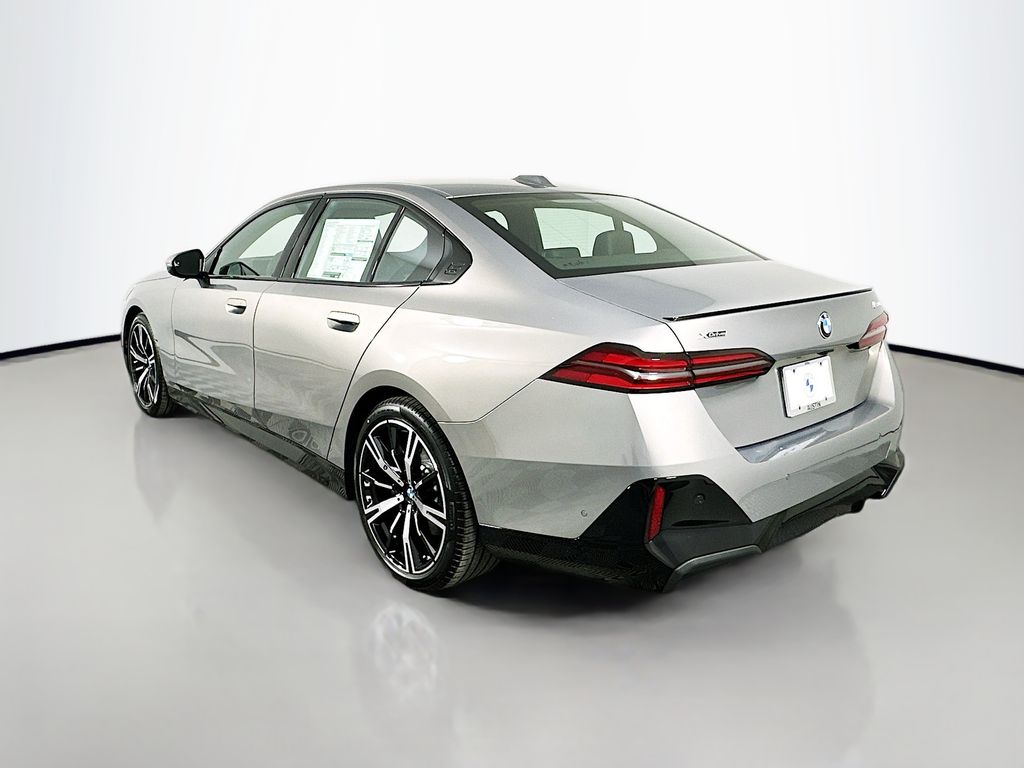 Thumbnail: 2026 BMW 5 Series - 7