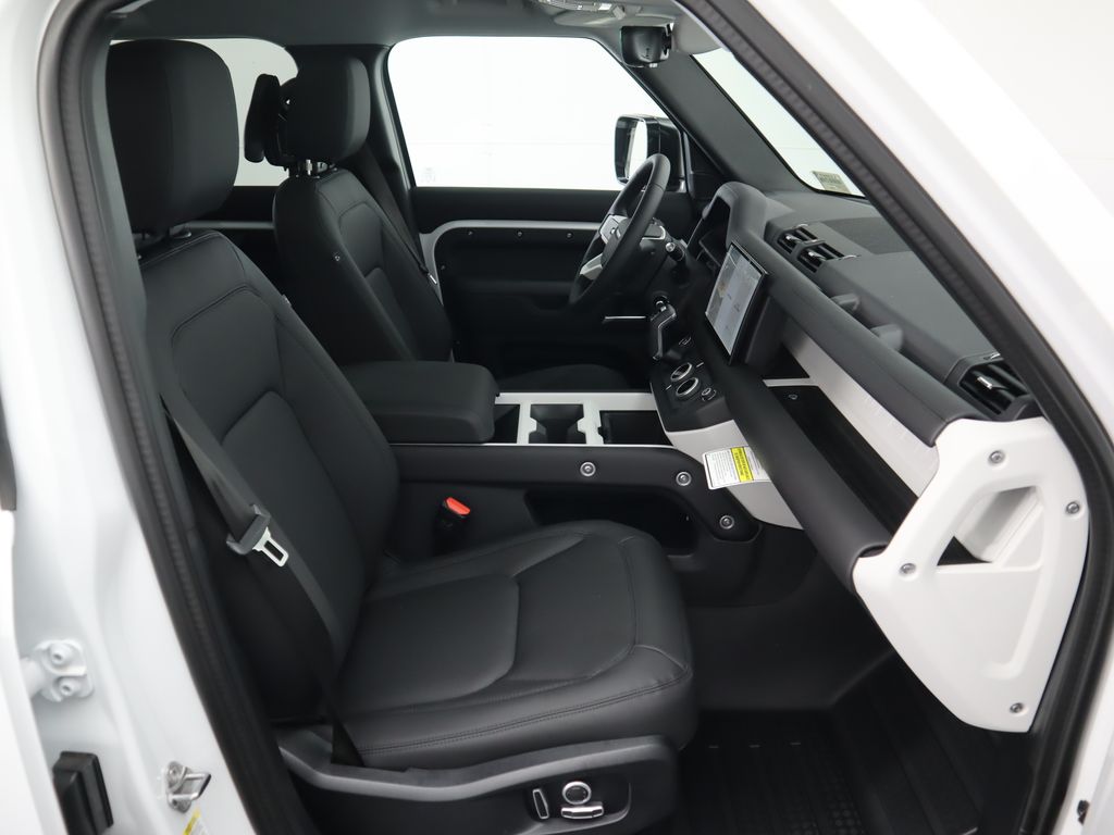 2025 Land Rover Defender 130 21