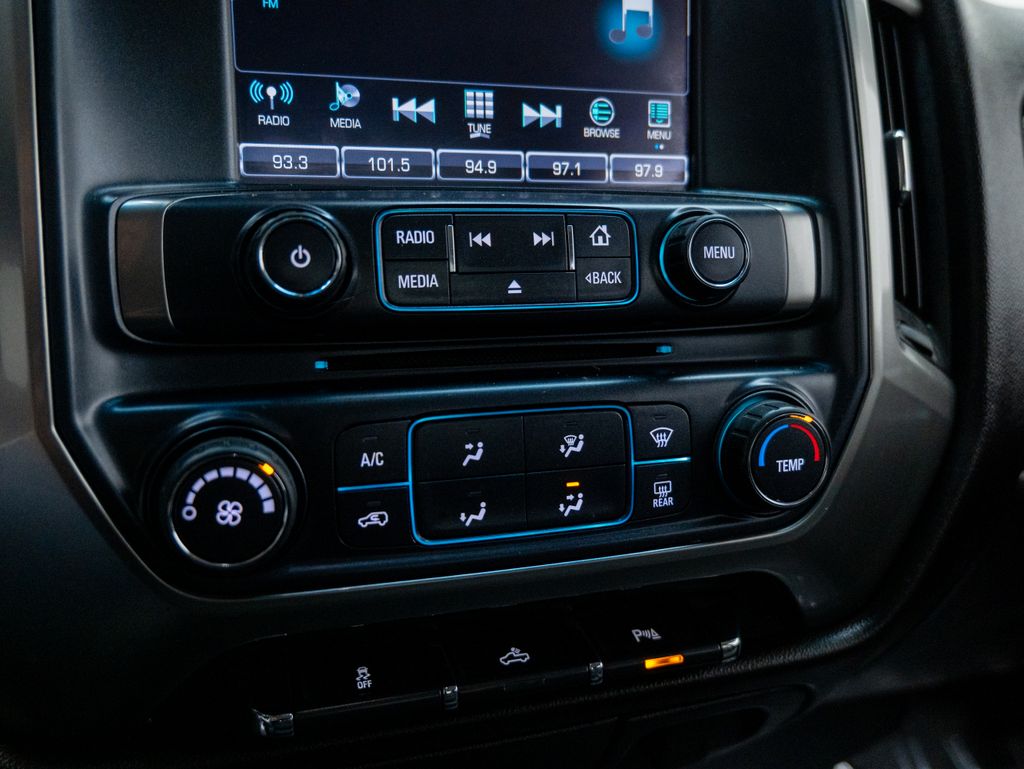 2019 White Chevrolet Silverado 2500HD LT 4X4 Truck
