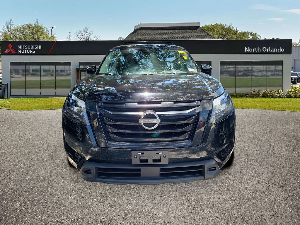 2023 Nissan Pathfinder SV