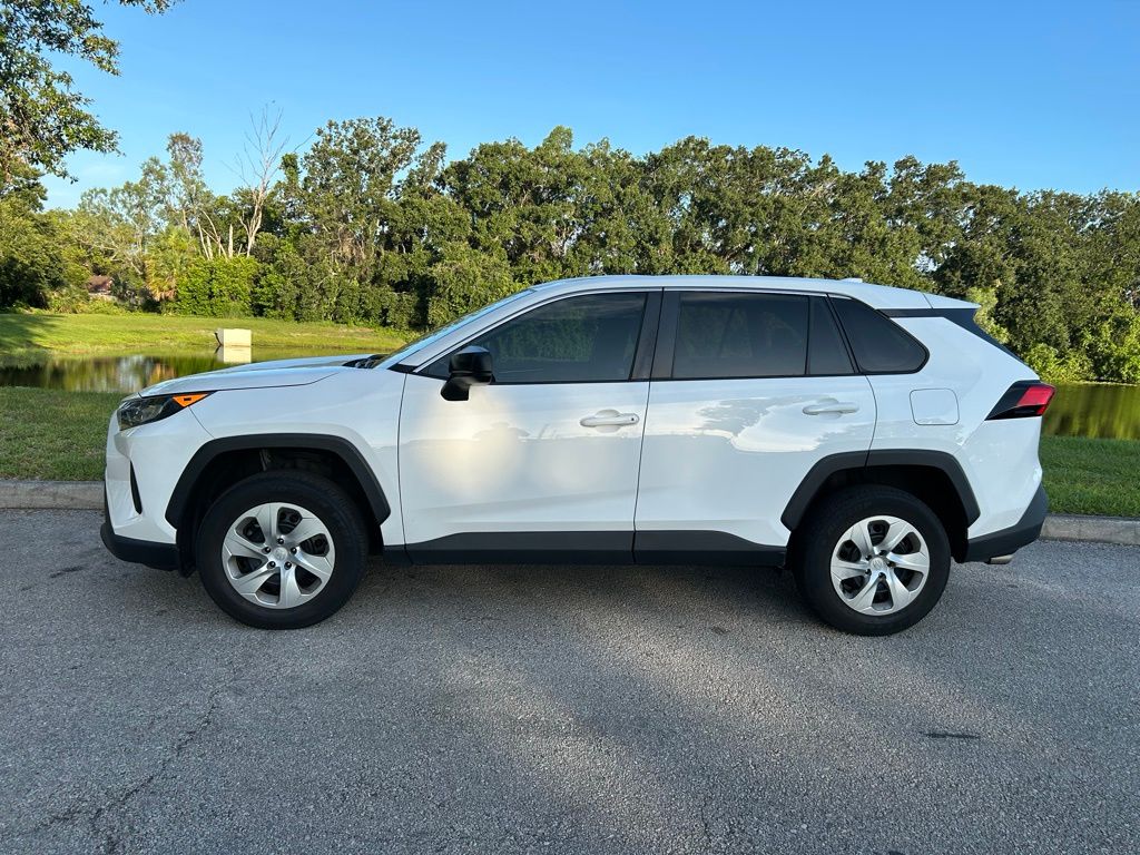 2022 Toyota RAV4 LE 2