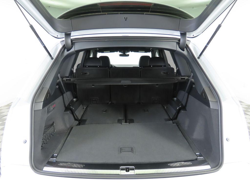 Thumbnail: 2025 Audi Q7 - 30