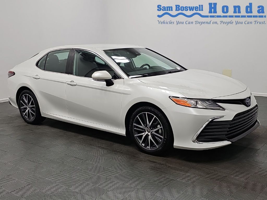 Pearl 2022 Toyota Camry Hybrid Sedan Front-Wheel Drive Continuously Variable Transmission