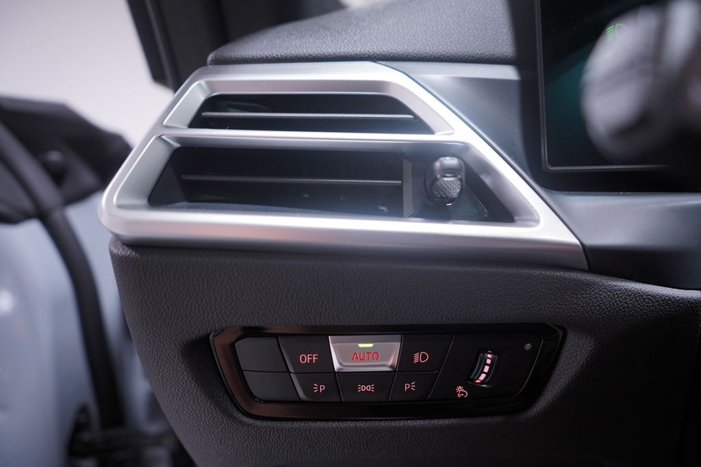 2025 BMW i4 eDrive40 19