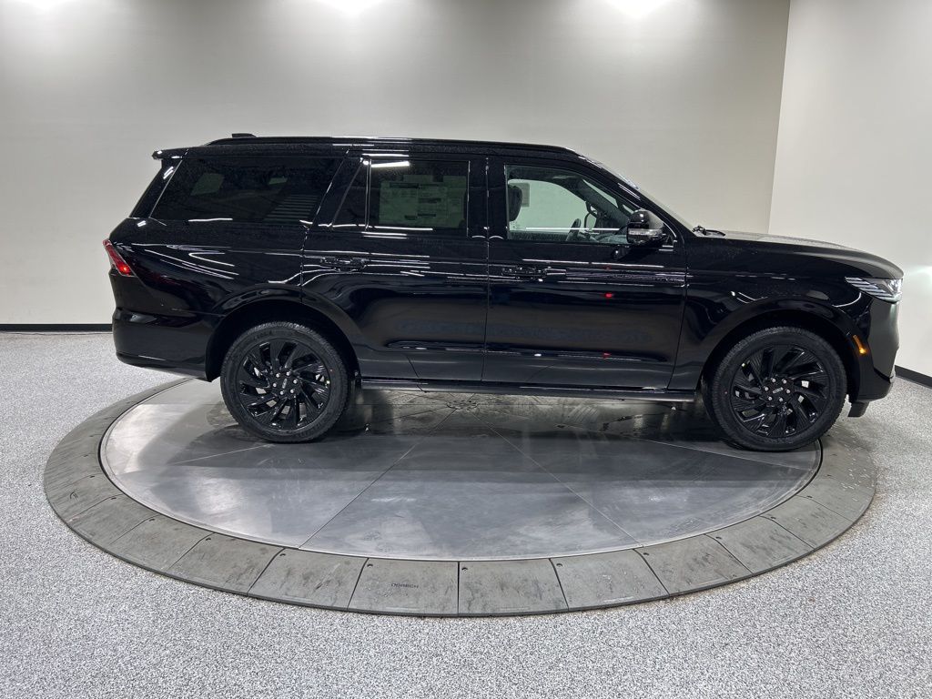 new 2026 Lincoln Navigator car, priced at $105,615