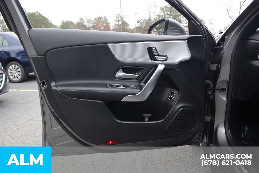 Used 2022 Gray Mercedes-Benz A 220 image 11