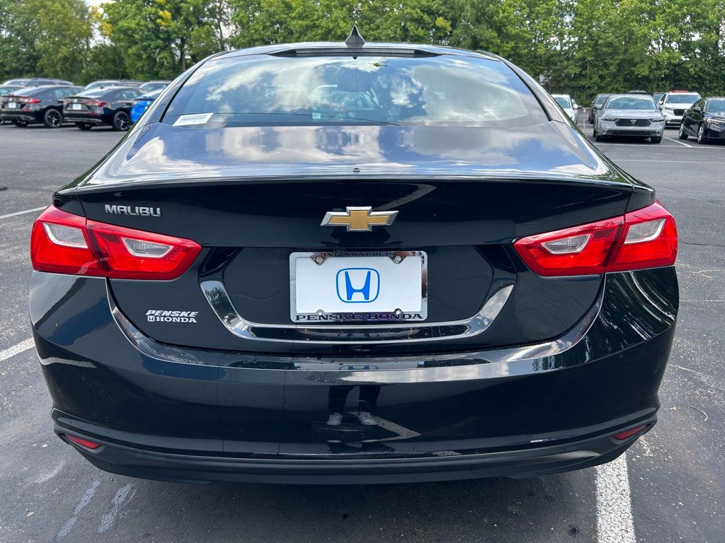 Thumbnail: 2019 Chevrolet Malibu - 4