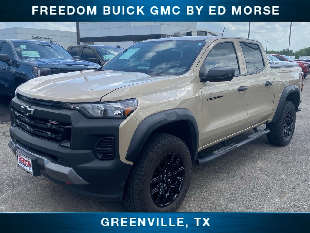 Sand Dune Metallic 2024 Chevrolet Colorado Trail Boss Crew Cab 4WD Pickup Truck Four-Wheel Drive 8-Speed Automatic
