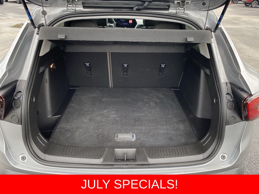 Used 2025 Chevrolet Trax SUV