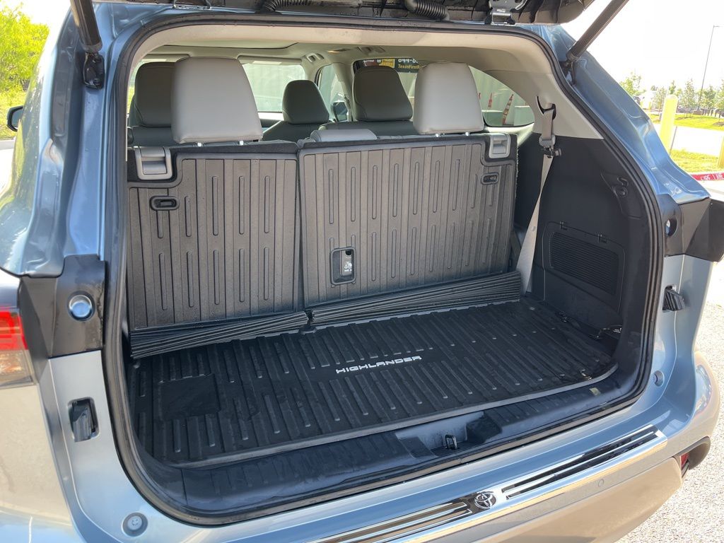 2023 Toyota Highlander Platinum 10
