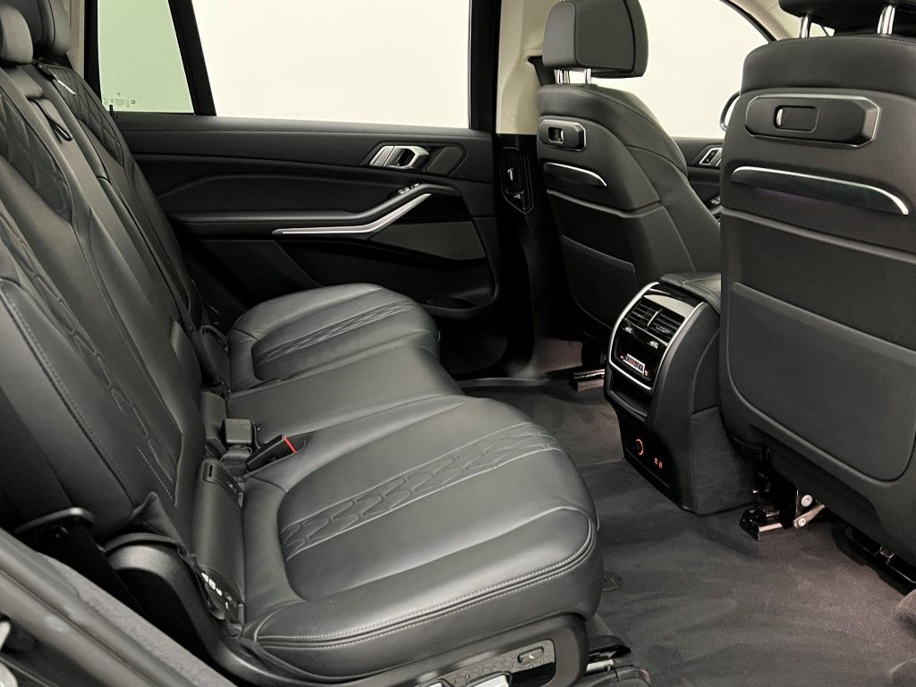 Thumbnail: 2023 BMW X7 - 12