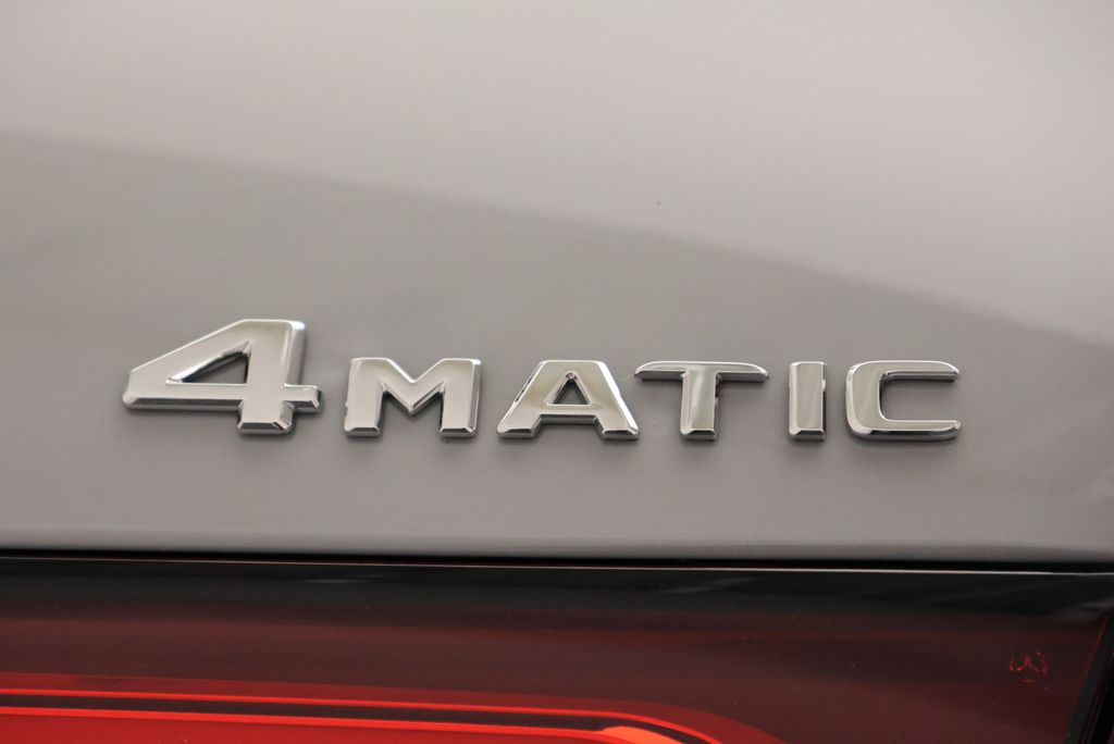 Thumbnail: 2026 Mercedes-Benz GLC - 10