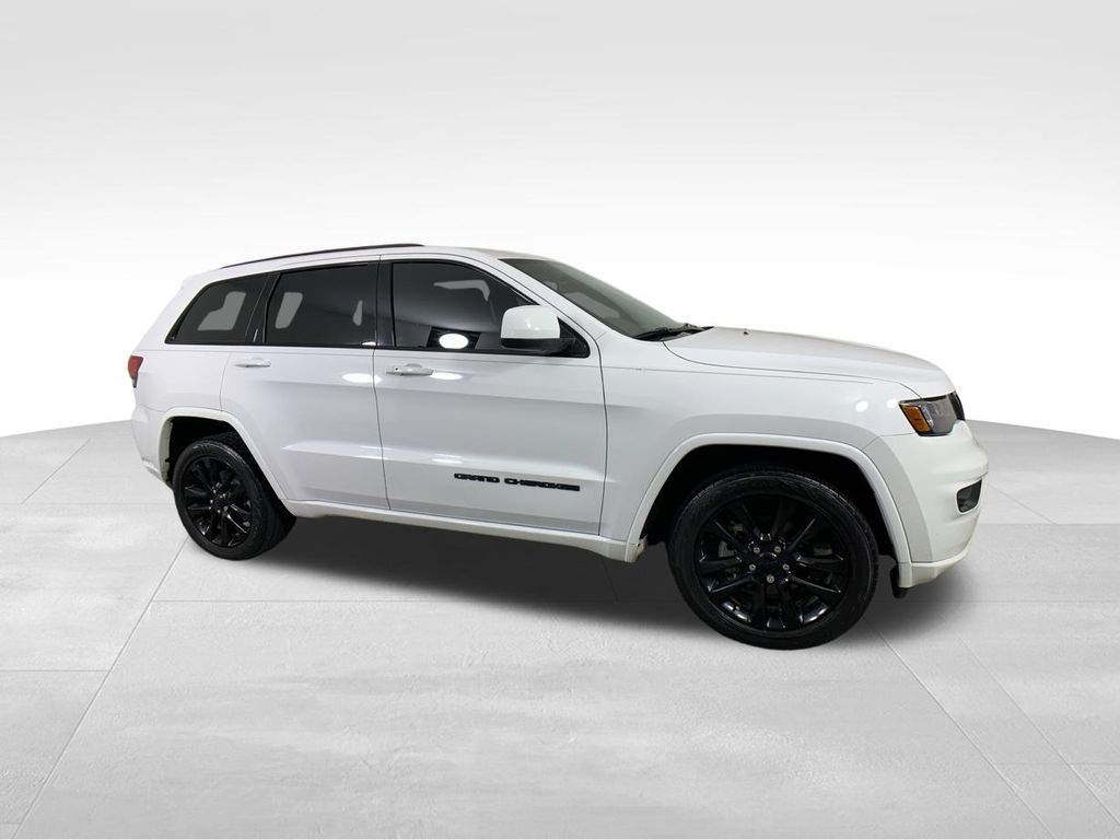 2018 Jeep Grand Cherokee Altitude 8