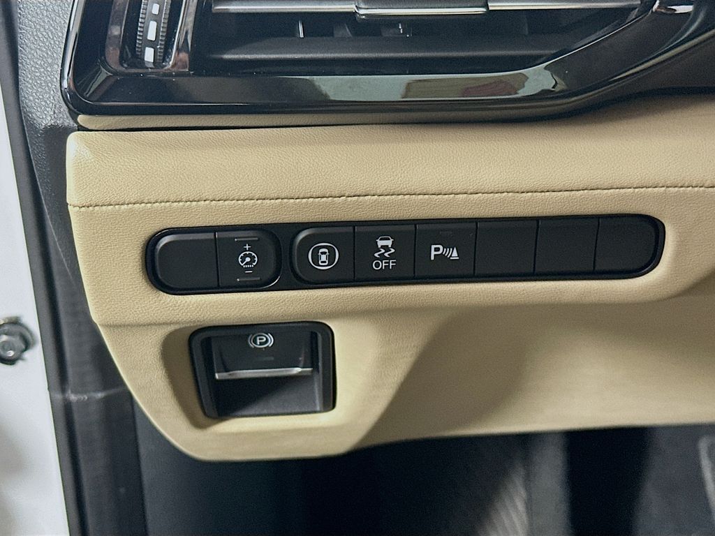 used 2023 Acura MDX car, priced at $39,299