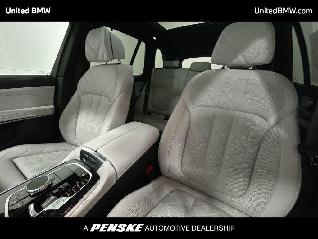 Thumbnail: 2026 BMW X5 - 13