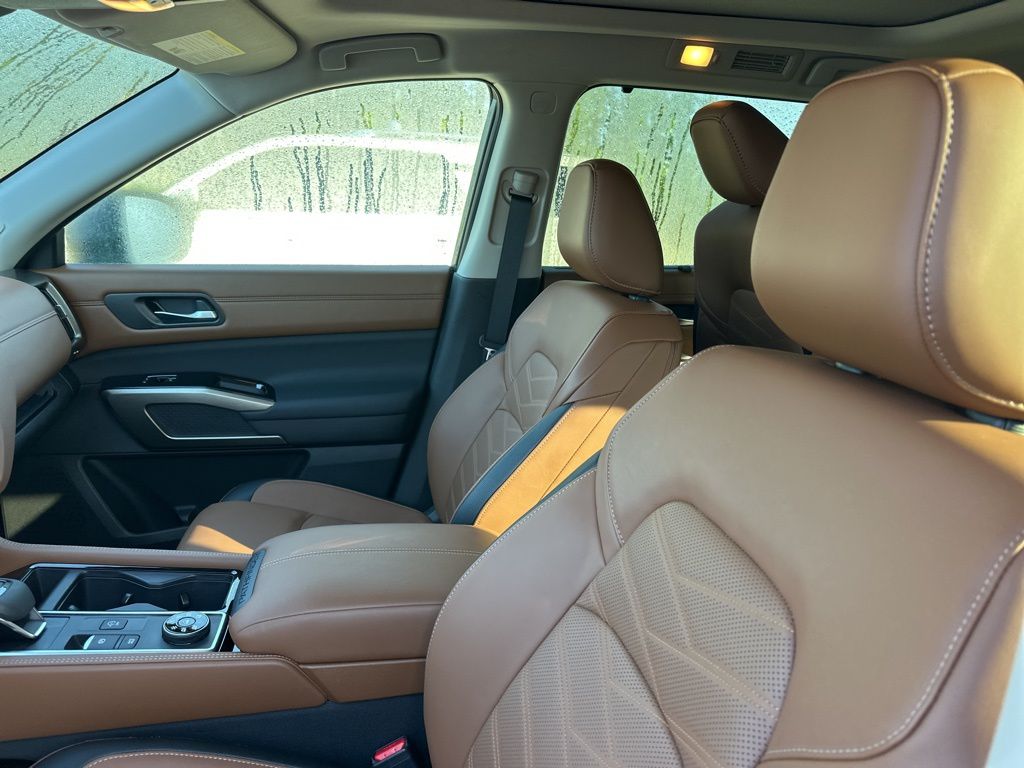 2024 Gun Metallic Nissan Pathfinder Platinum 4X4 SUV