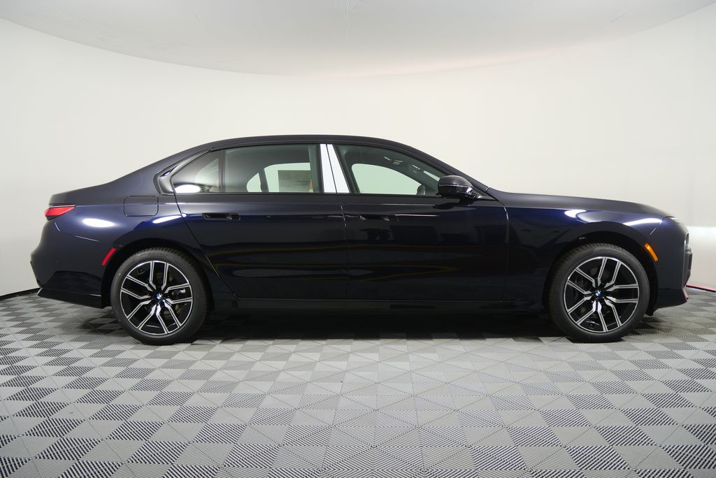 Thumbnail: 2025 BMW 7 Series - 2