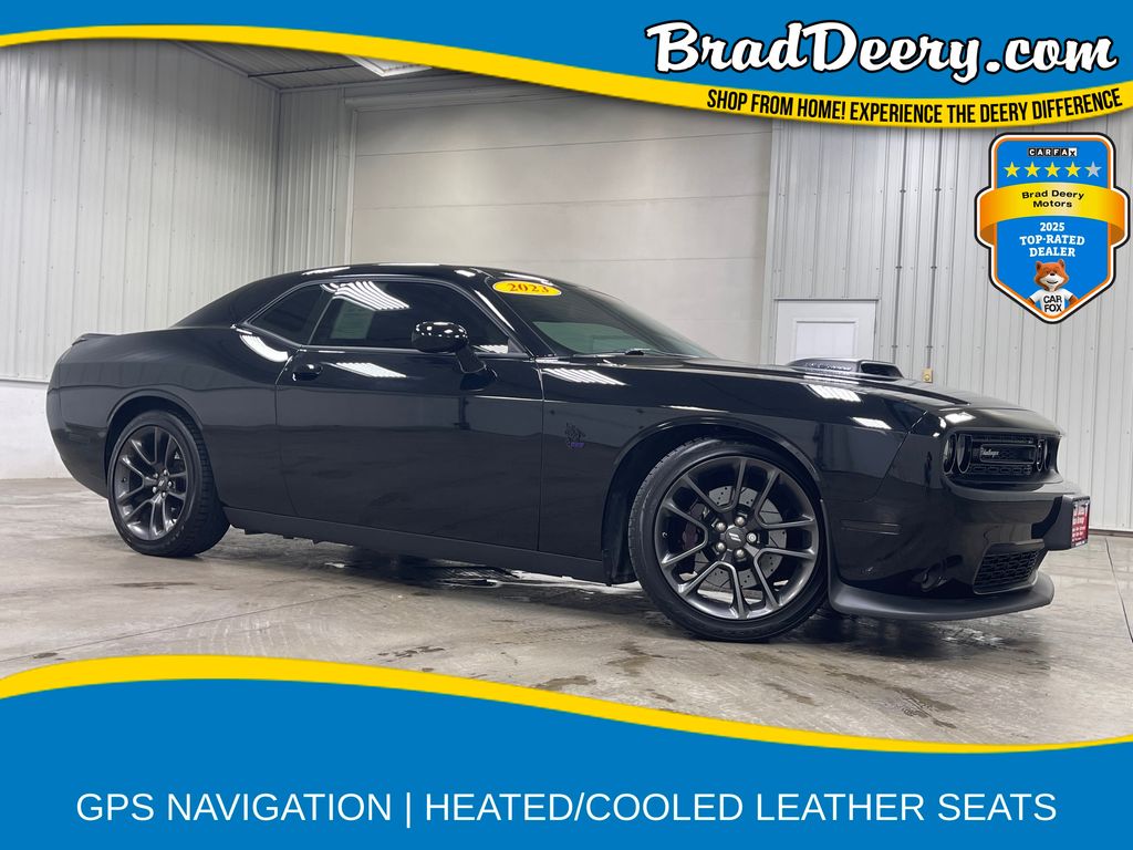 Pitch Black Clearcoat 2023 Dodge Challenger Coupe Rear-Wheel Drive 8-Speed Automatic