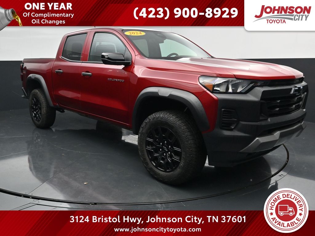 Radiant Red Tintcoat 2024 Chevrolet Colorado Trail Boss Crew Cab 4WD Pickup Truck Four-Wheel Drive 8-Speed Automatic