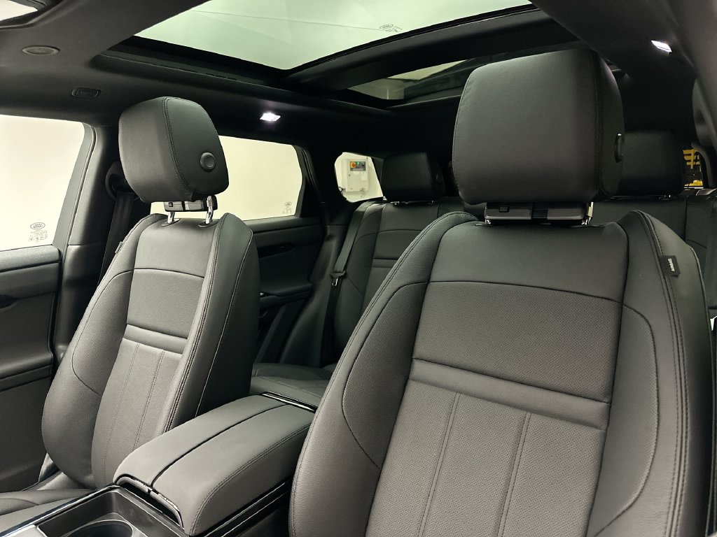Thumbnail: 2026 Land Rover Range Rover Evoque - 10