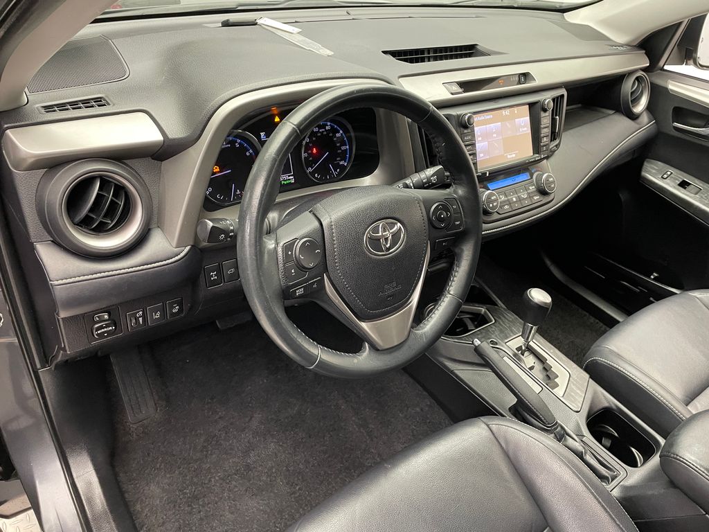 2018 Toyota RAV4 Platinum 11