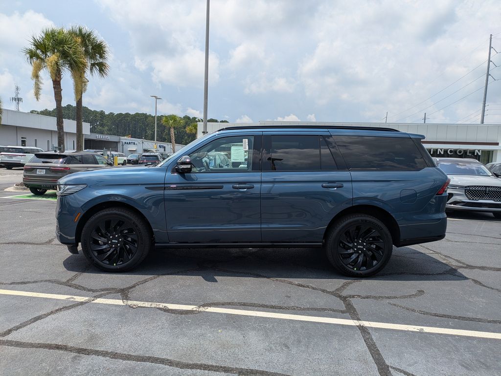 2027 Lincoln Navigator Reserve