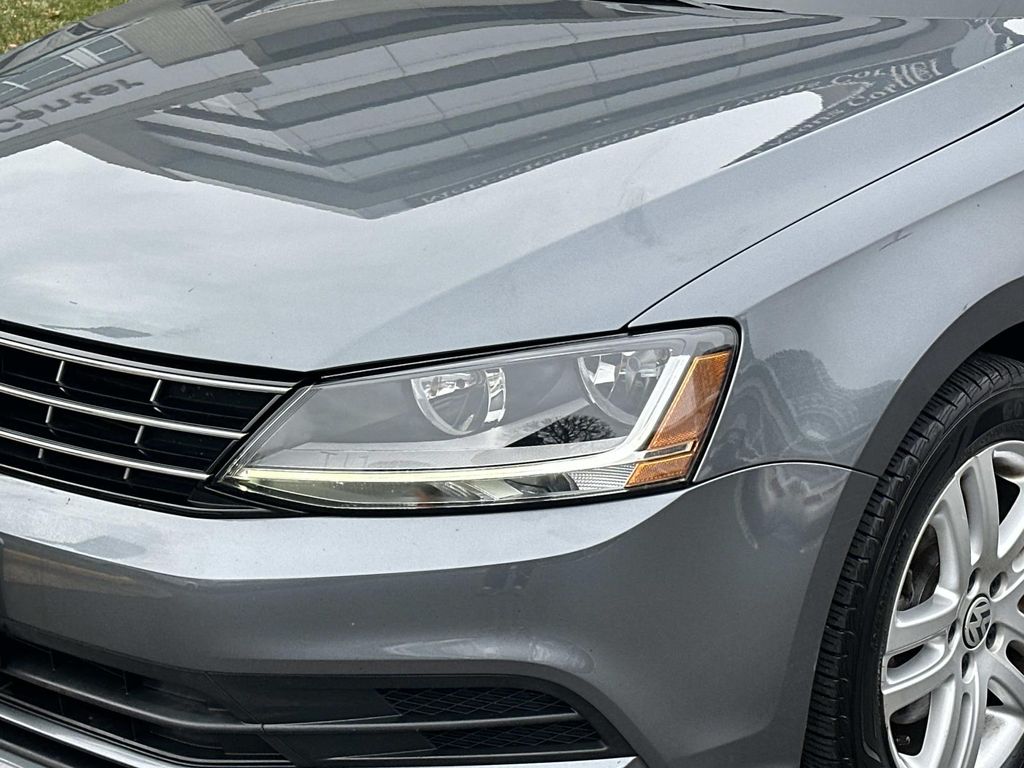 Thumbnail: 2018 Volkswagen Jetta - 2