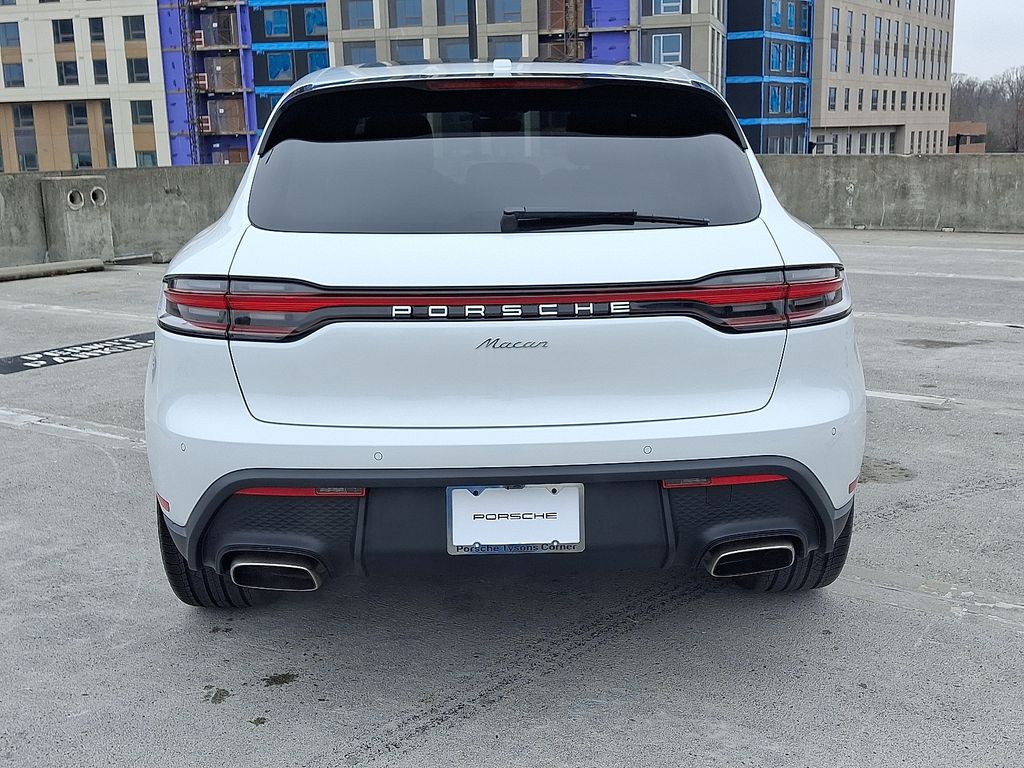 Thumbnail: 2026 Porsche Macan - 9