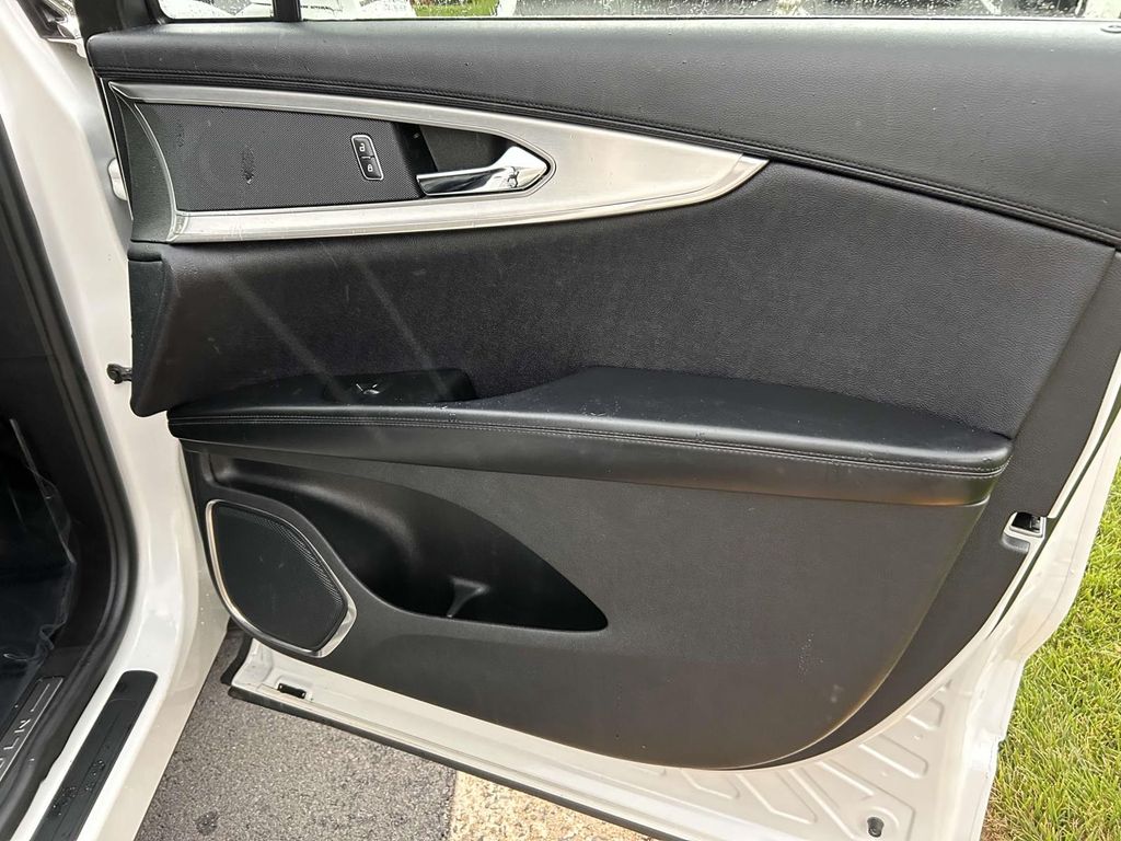 Thumbnail: 2016 Lincoln MKX - 21