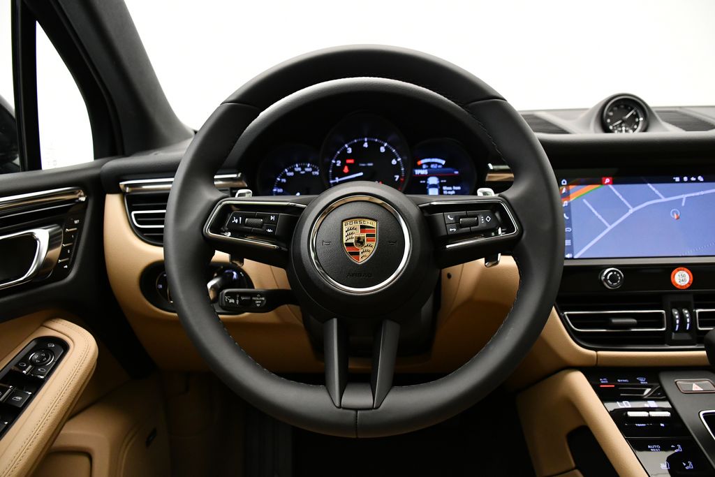 Thumbnail: 2025 Porsche Macan - 26