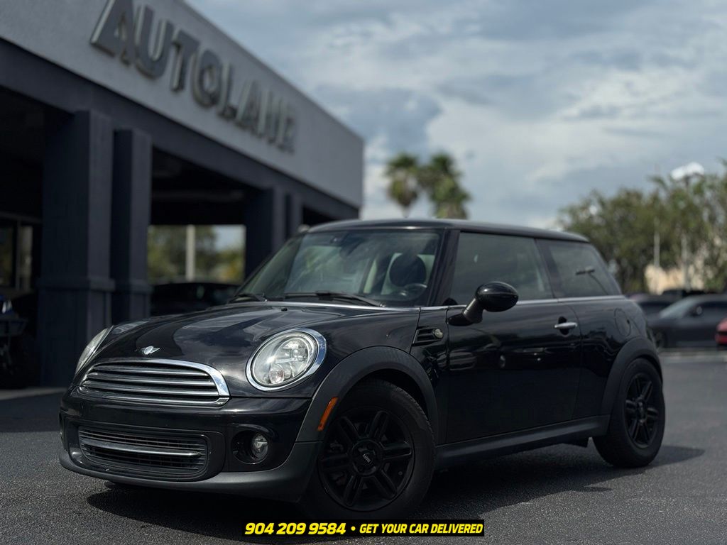 Midnight Black Metallic 2013 MINI Cooper Hatchback Front-Wheel Drive 6-Speed Automatic