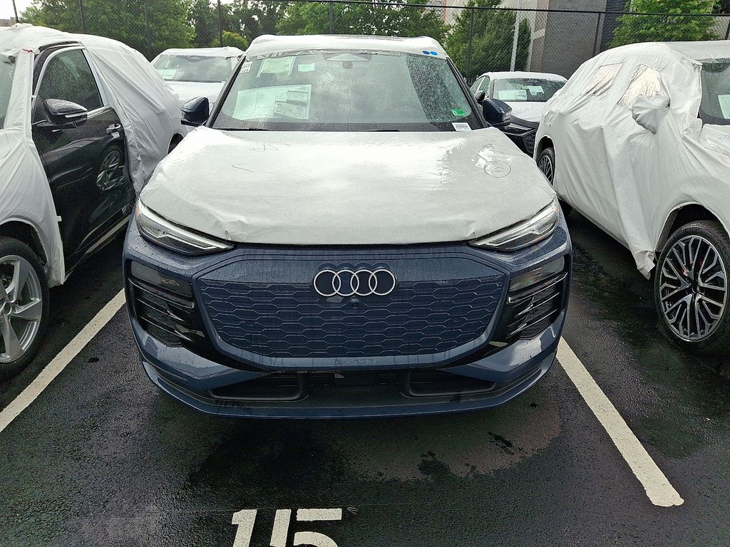 2025 Audi e-tron Premium 2