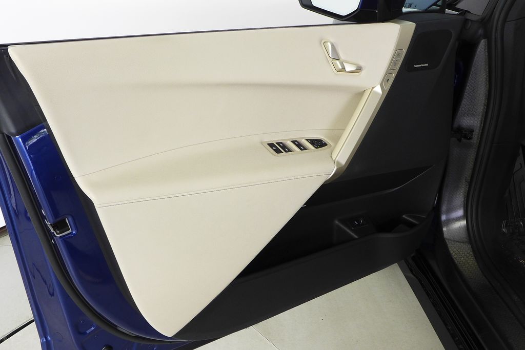 Thumbnail: 2023 BMW iX - 10