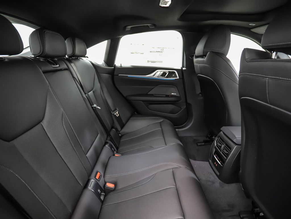 Thumbnail: 2026 BMW i4 - 27