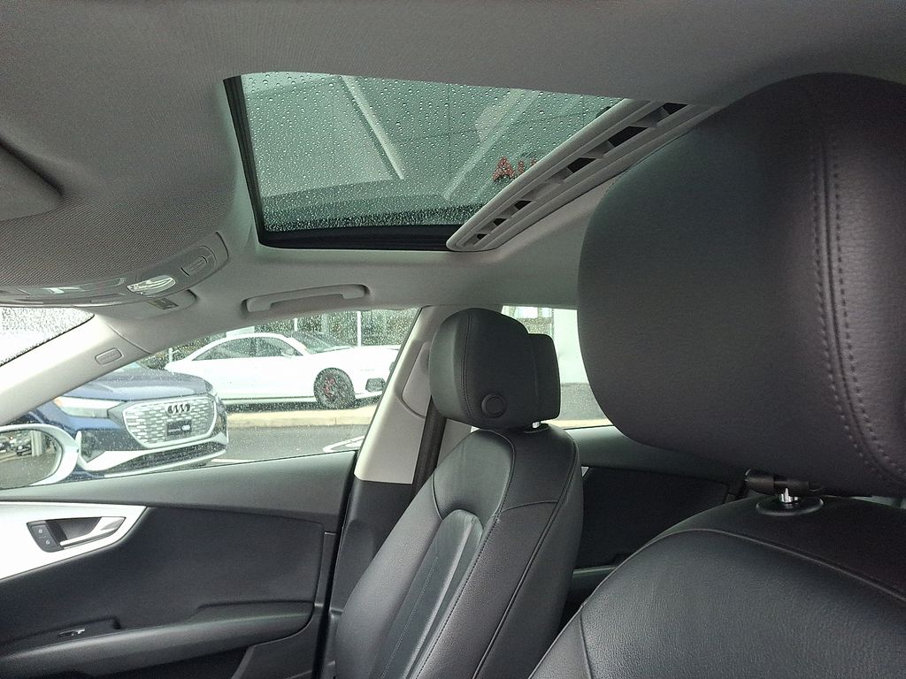 Thumbnail: 2012 Audi A7 - 14