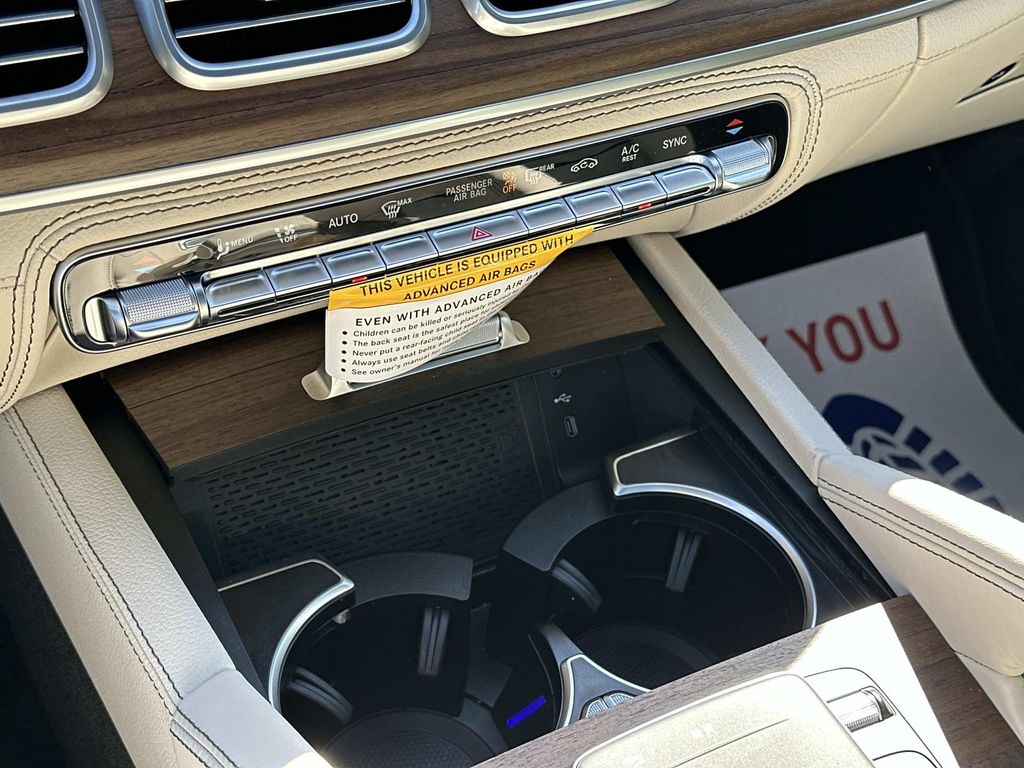 Thumbnail: 2026 Mercedes-Benz GLE - 10