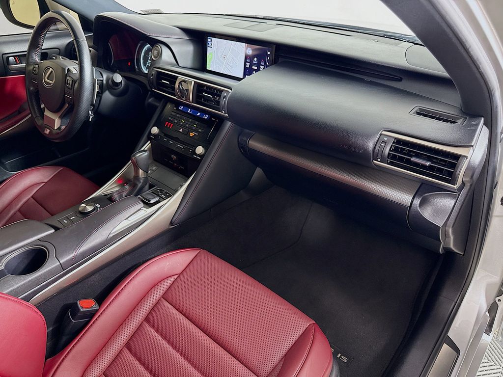 Thumbnail: 2017 Lexus IS - 31