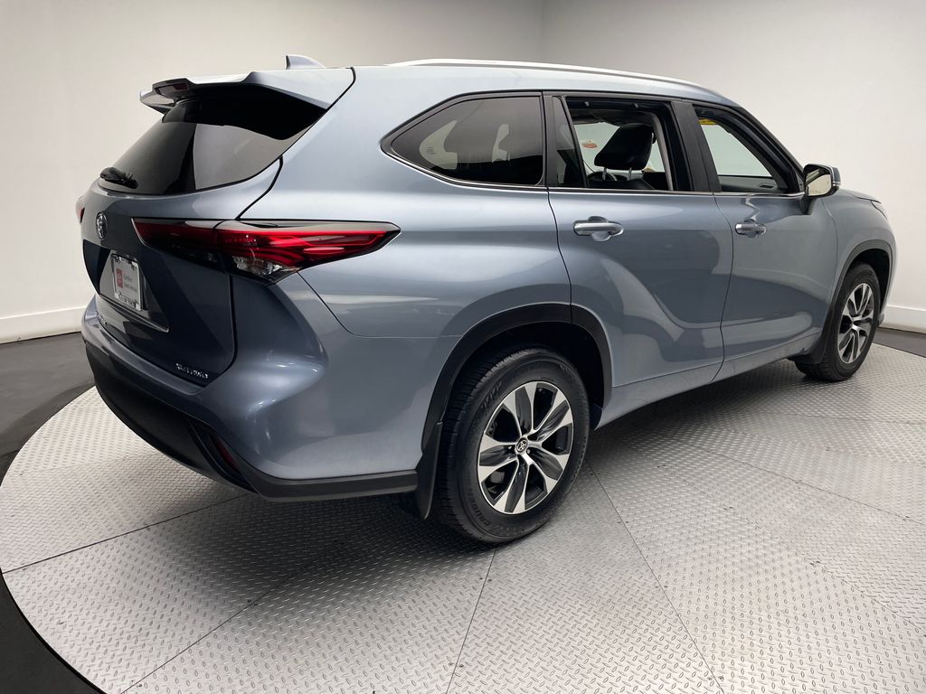 2023 Toyota Highlander XLE 5