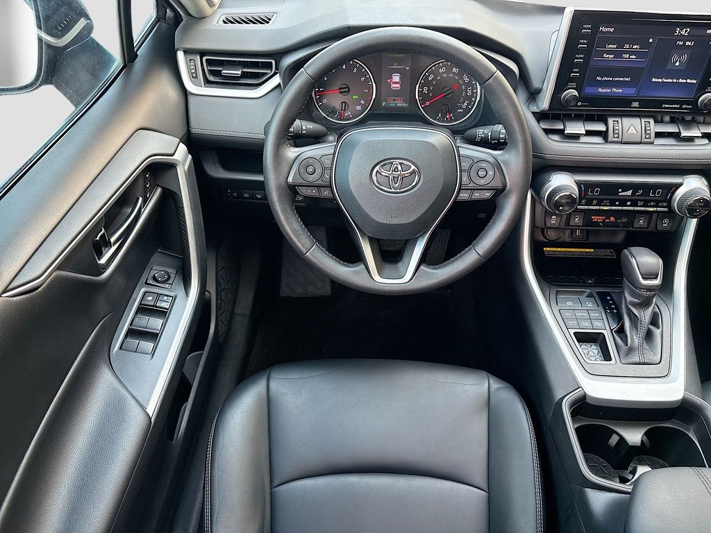 Thumbnail: 2021 Toyota RAV4 - 10