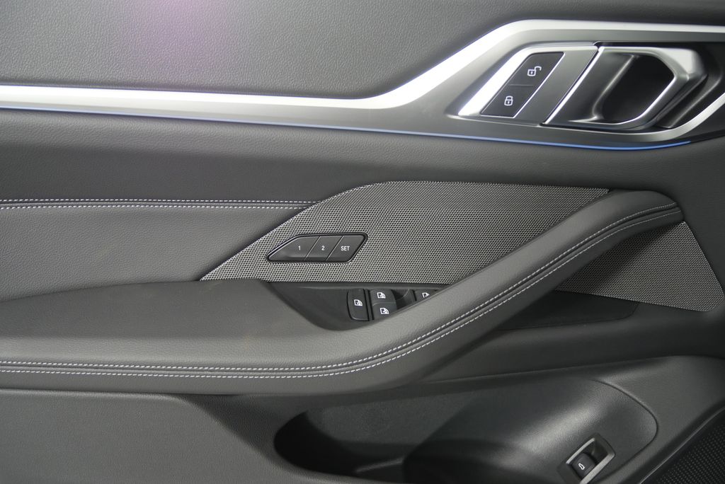 2025 BMW i4 eDrive40 8