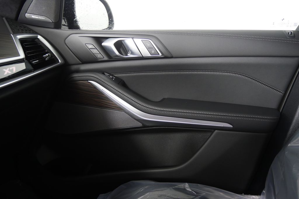 2026 BMW X7 xDrive40i 26