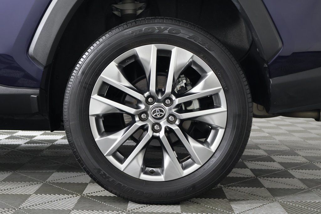 Thumbnail: 2021 Toyota RAV4 - 16