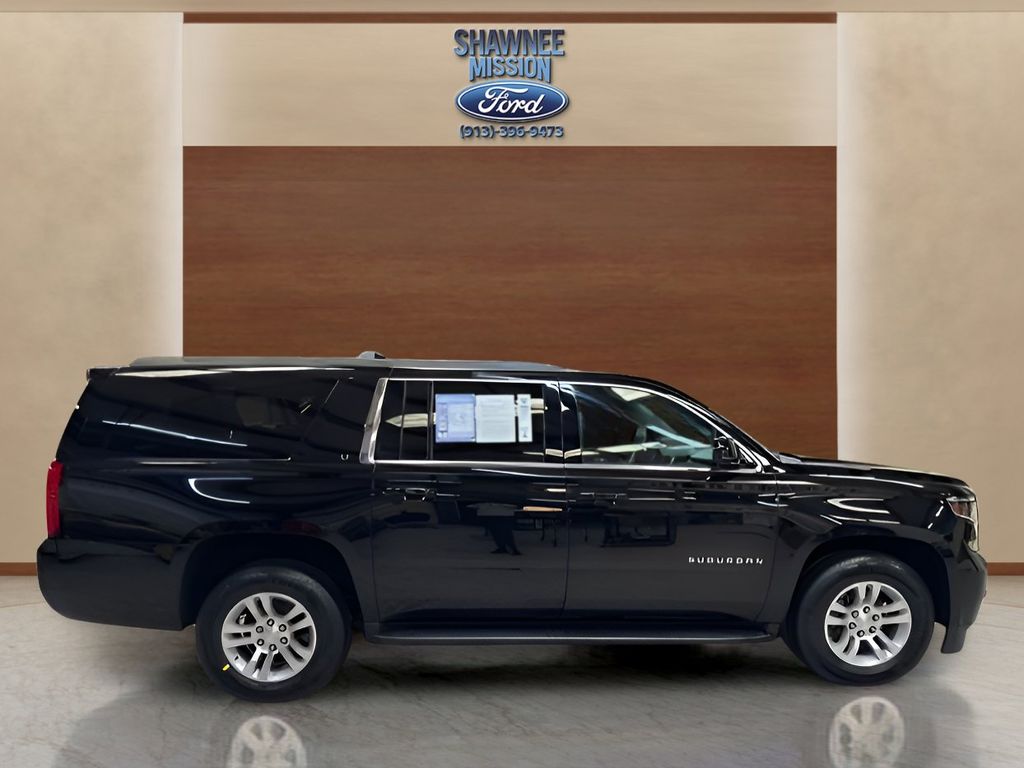 2018 Chevrolet Suburban LT photo