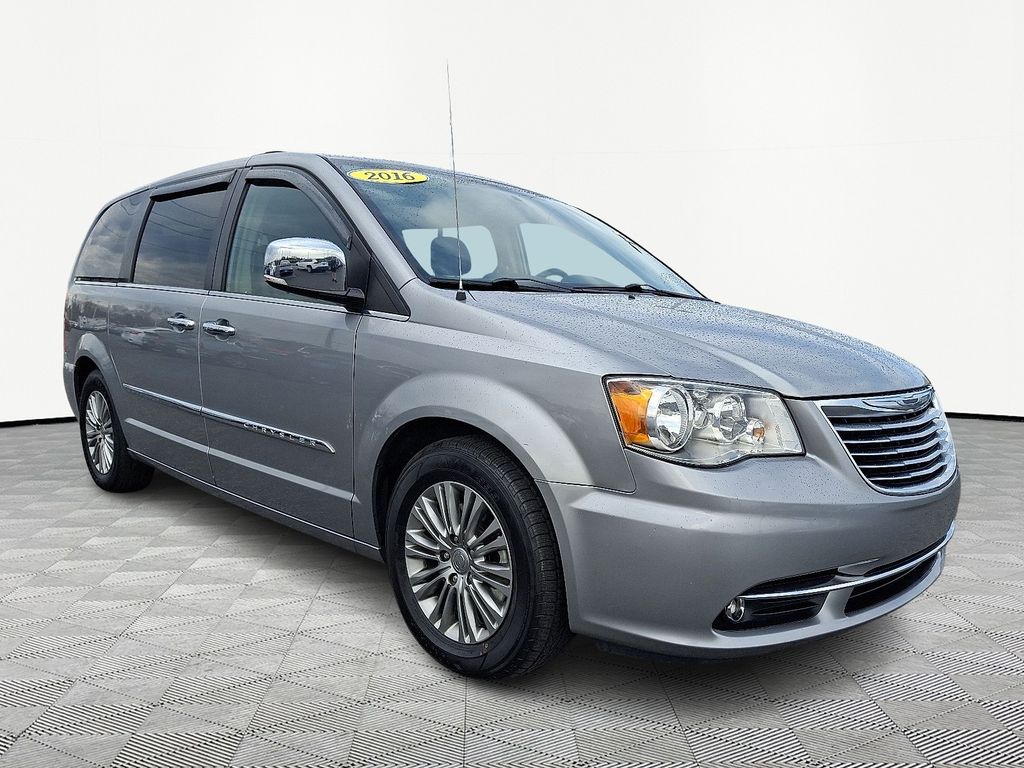 2016 Chrysler Town & Country Touring-L FWD