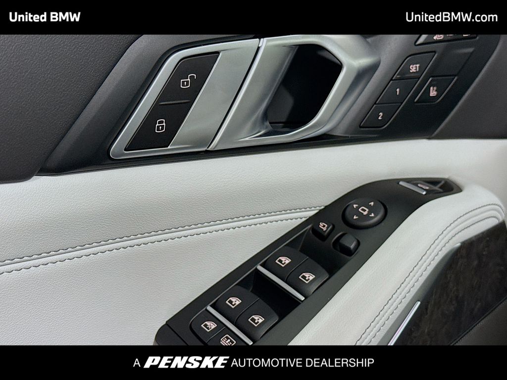 Thumbnail: 2026 BMW X7 - 3