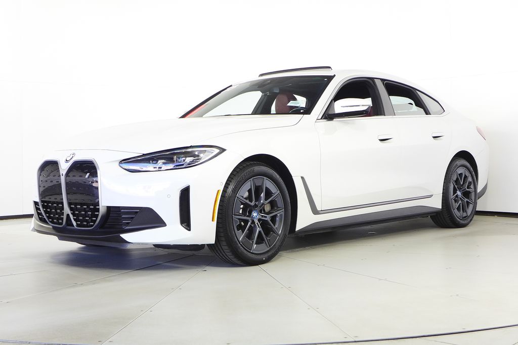 Thumbnail: 2023 BMW i4 - 2