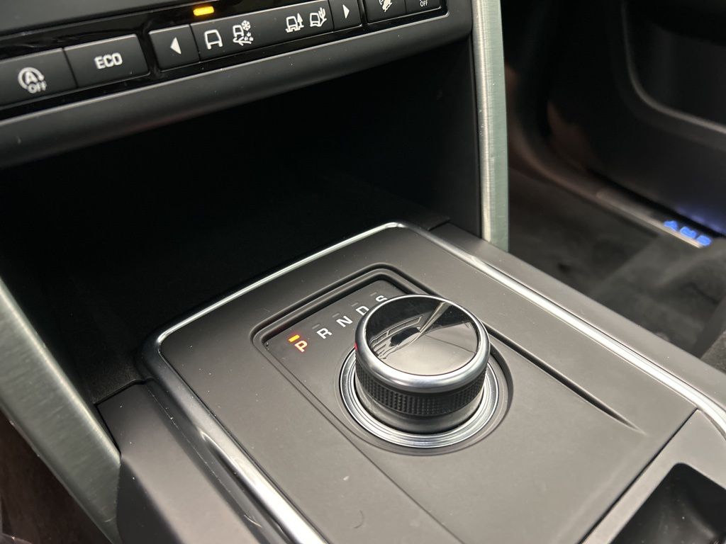 Thumbnail: 2019 Land Rover Discovery Sport - 21