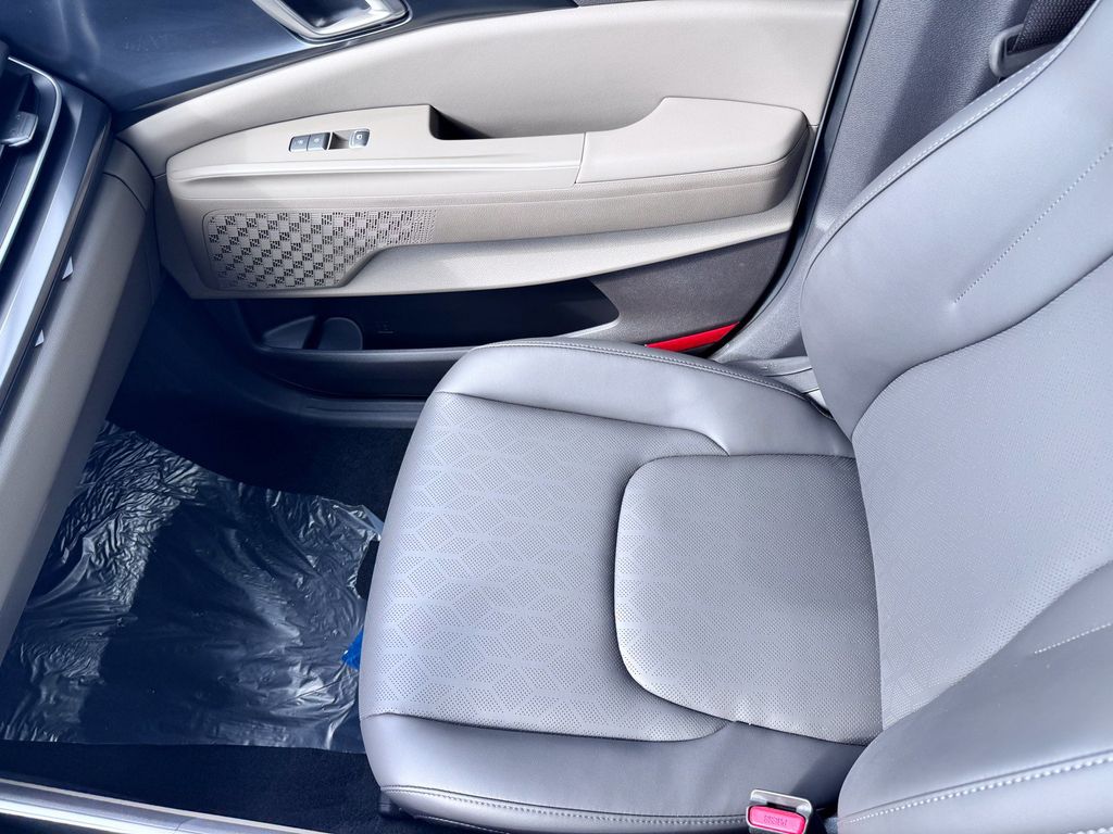 New 2026 Kia Carnival MPV Van