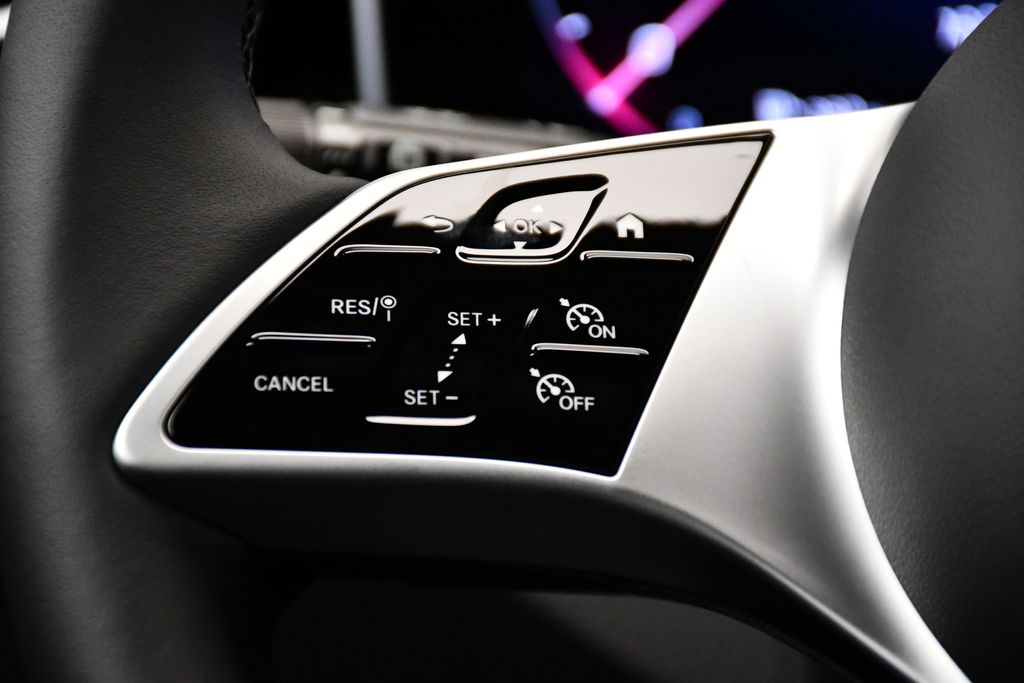 Thumbnail: 2025 Mercedes-Benz GLC - 22