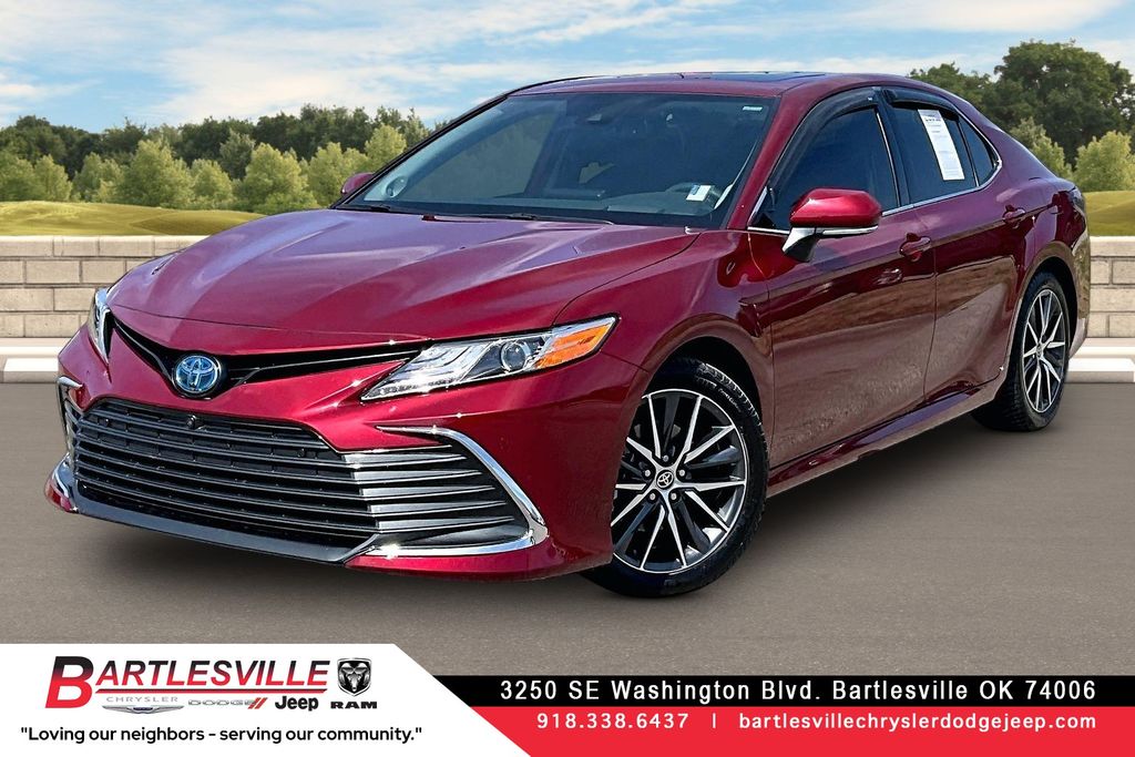 2022 Toyota Camry Hybrid XLE FWD